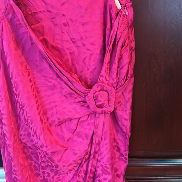 ZARA fuschia wrap skirt with buckle size large - Picture 7 of 11